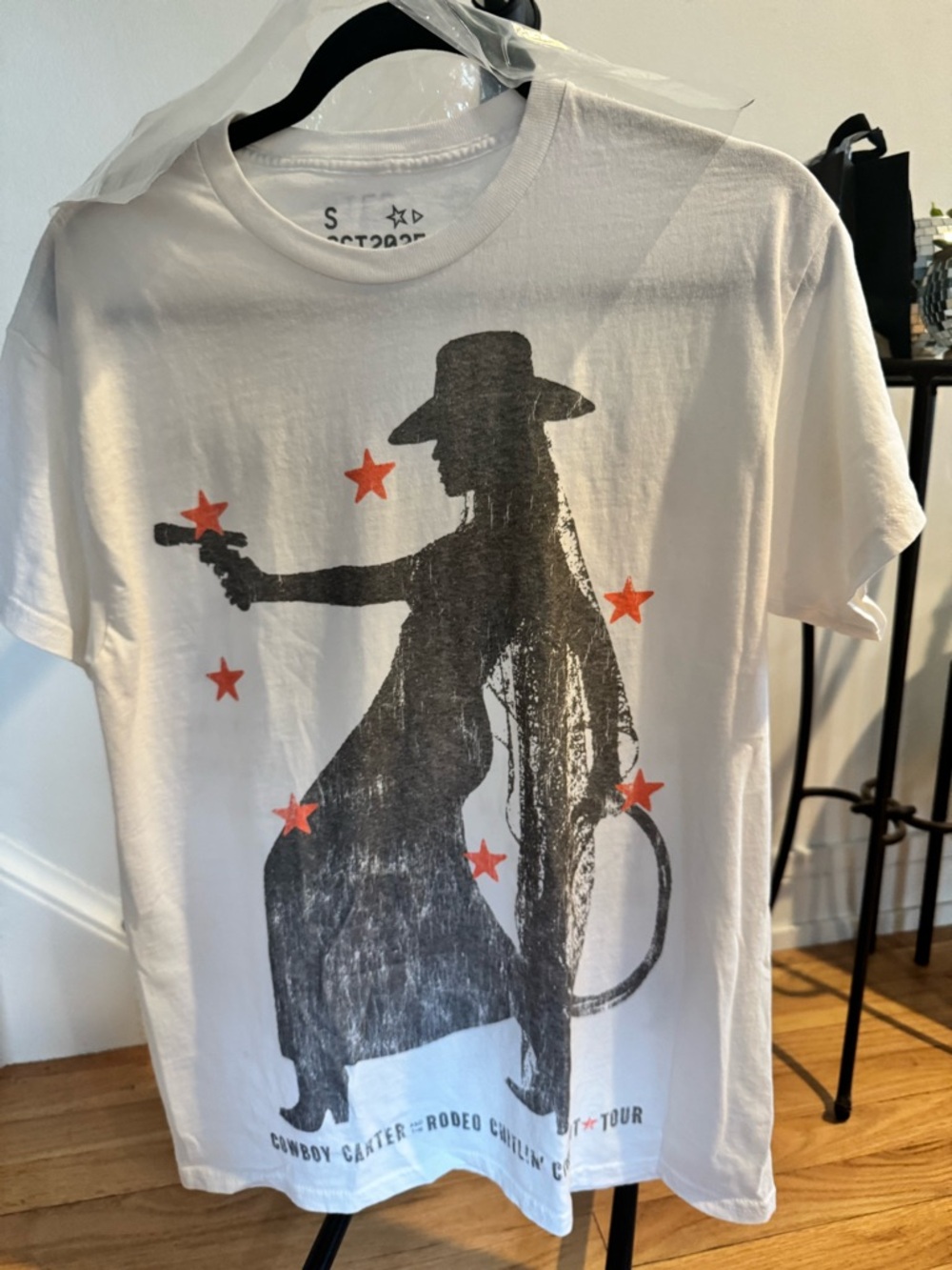Beyoncé Cowboy Carter White Graphic Short Sleeve Tee - Picture 2 of 7